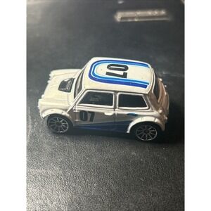 Vintage 2000 Mattel‎ Hot Wheels / White Morris Mini Rally Racing